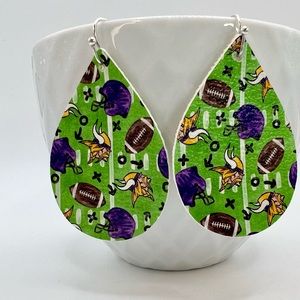 💜Viking teardrop earrings. Minnesota football dangle earrings. Vegan leather.